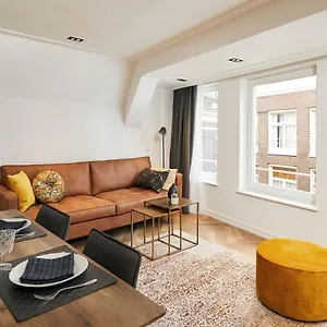Damrak Short Apartment